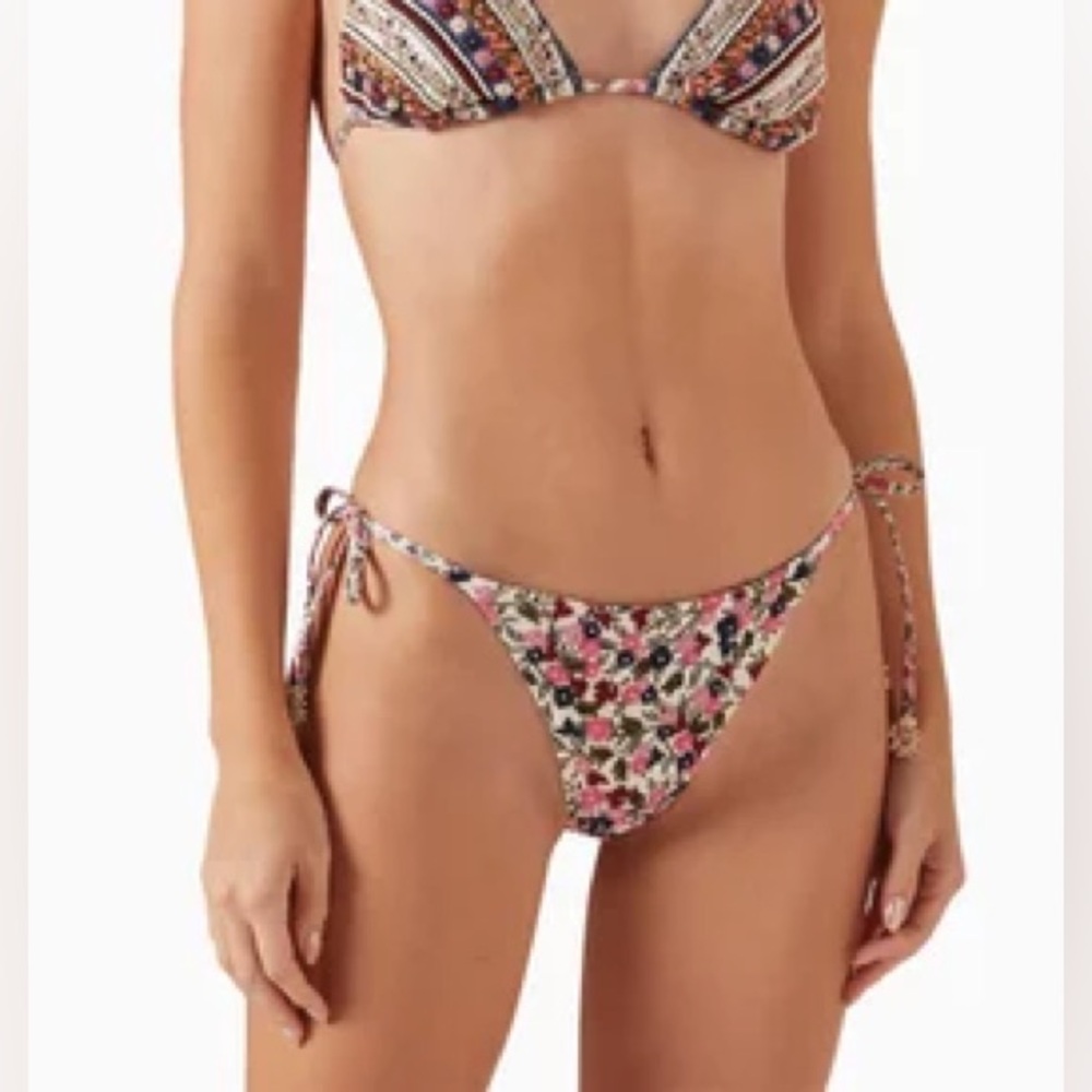 Agua Bendita Alegria Bikini Bottom